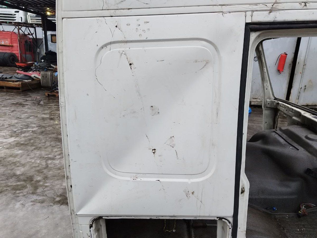 VOLVO Каркас кабины, № XF404127, фото 18