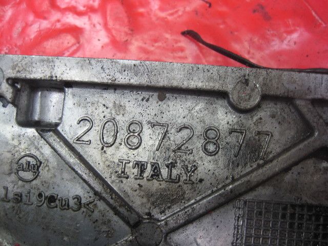 20872877 VOLVO Крышка двигателя, № XF251217, фото 4
