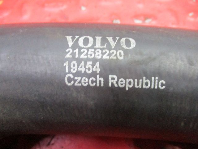 21258220 VOLVO Патрубок водяной, № XF310859, фото 3