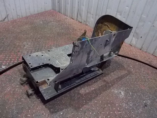 VOLVO Кронштейн ресивера, № XF94202, фото 1