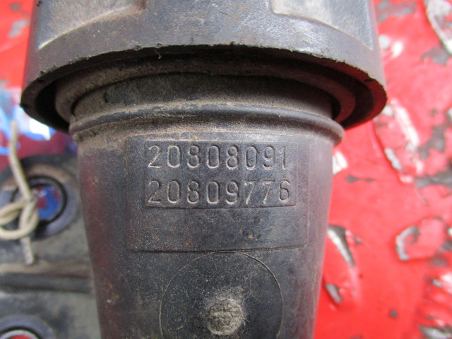 20808091 VOLVO Маслозаливная горловина, № XF290986, фото 4