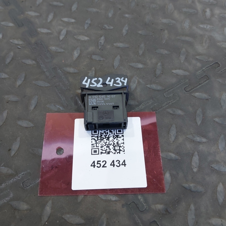 0125451607 MERCEDES Кнопка, № XF452434, фото 1