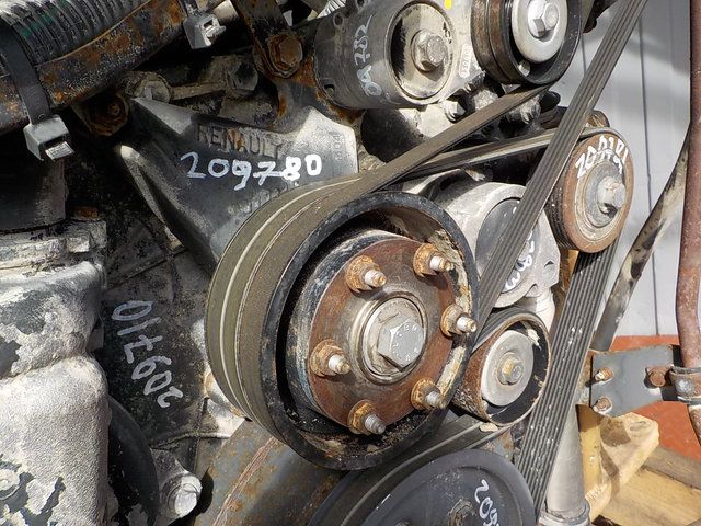5010477737 RENAULT Кронштейн термомуфты, № XF209780, фото 1