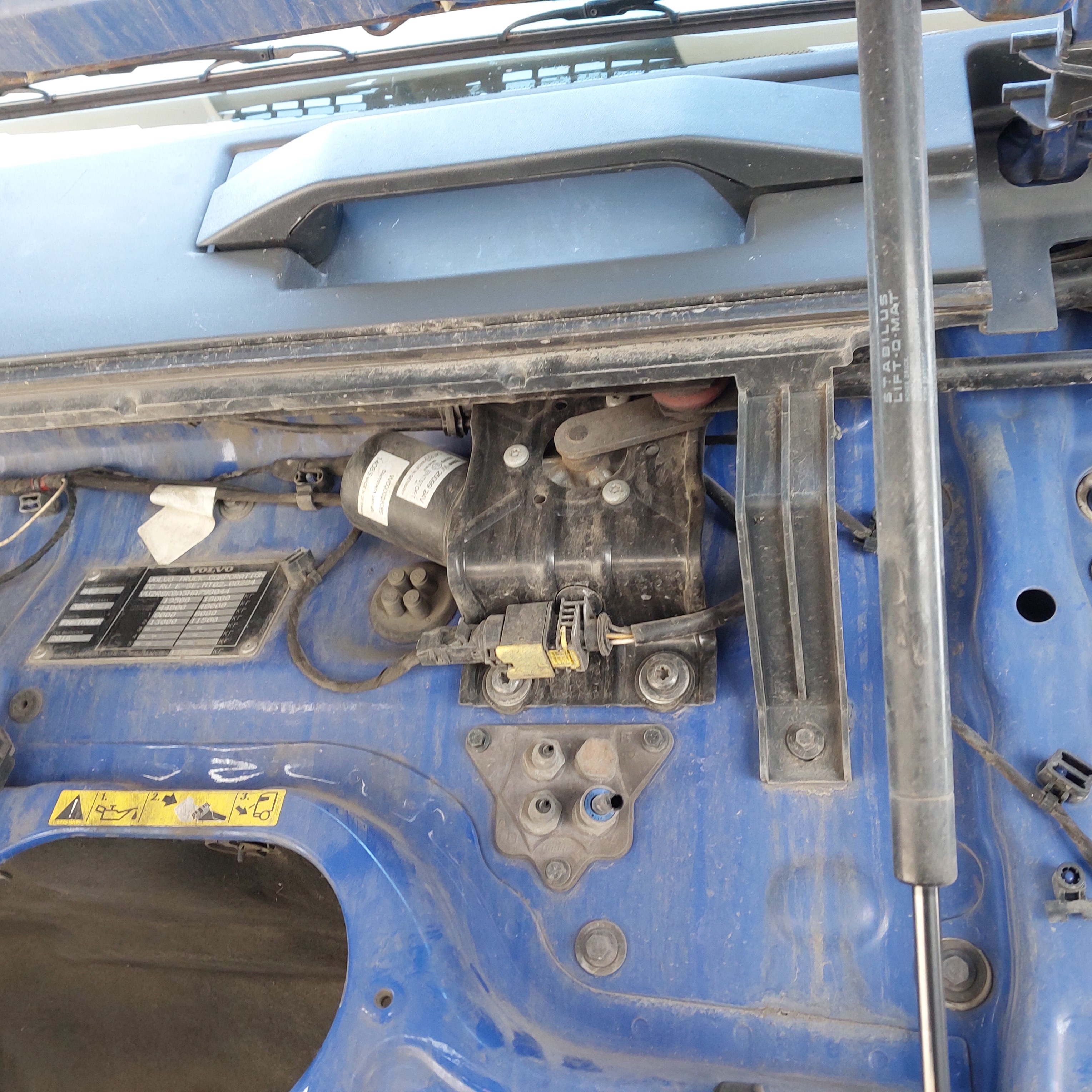 84194650 VOLVO Трапеция стеклоочистителя, № XF471399, фото 1