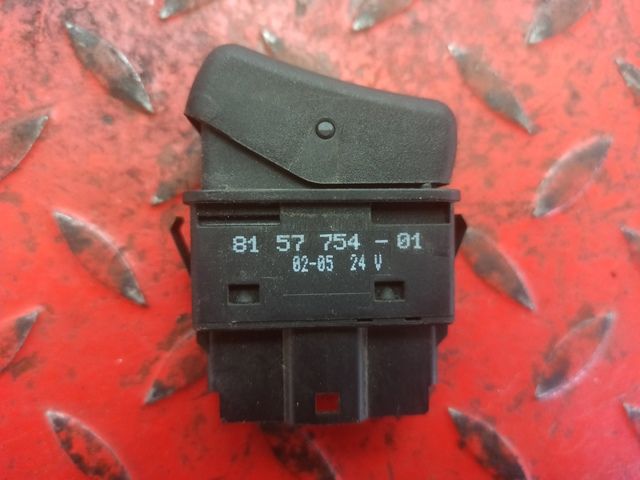 8157754 VOLVO Кнопка, № XF390869, фото 3