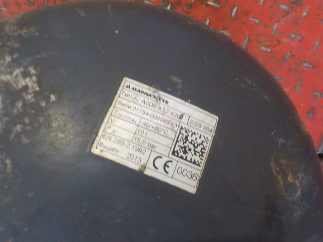 0064324201 MERCEDES Ресивер воздушный, № XF336776, фото 4