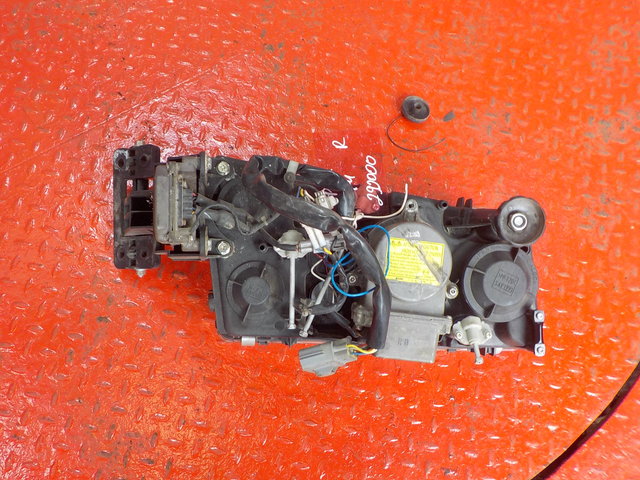 20713725 VOLVO Фара правая, № XF292000, фото 3