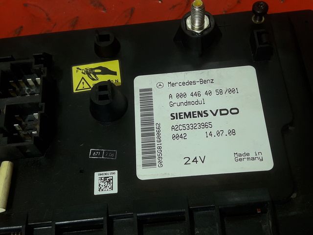 0004464058 MERCEDES Блок предохранителей, № XF338635, фото 8