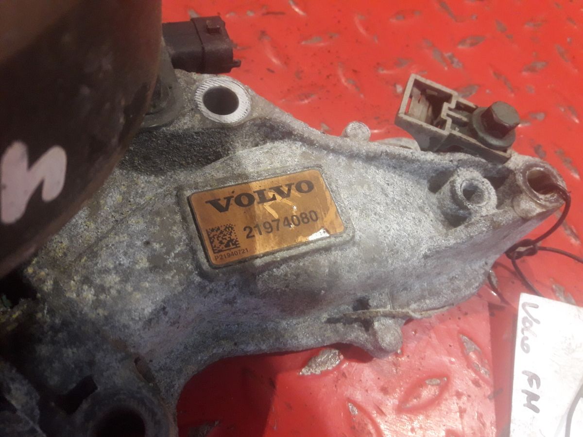 21781059 VOLVO Насос водяной, № XF418206, фото 3