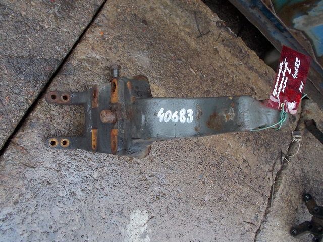 1077914 VOLVO Кронштейн реактивной тяги, № XF40683, фото 1