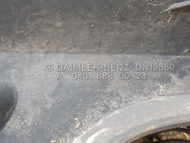 9408880023 MERCEDES Решетка передняя, № XF119959, фото 4