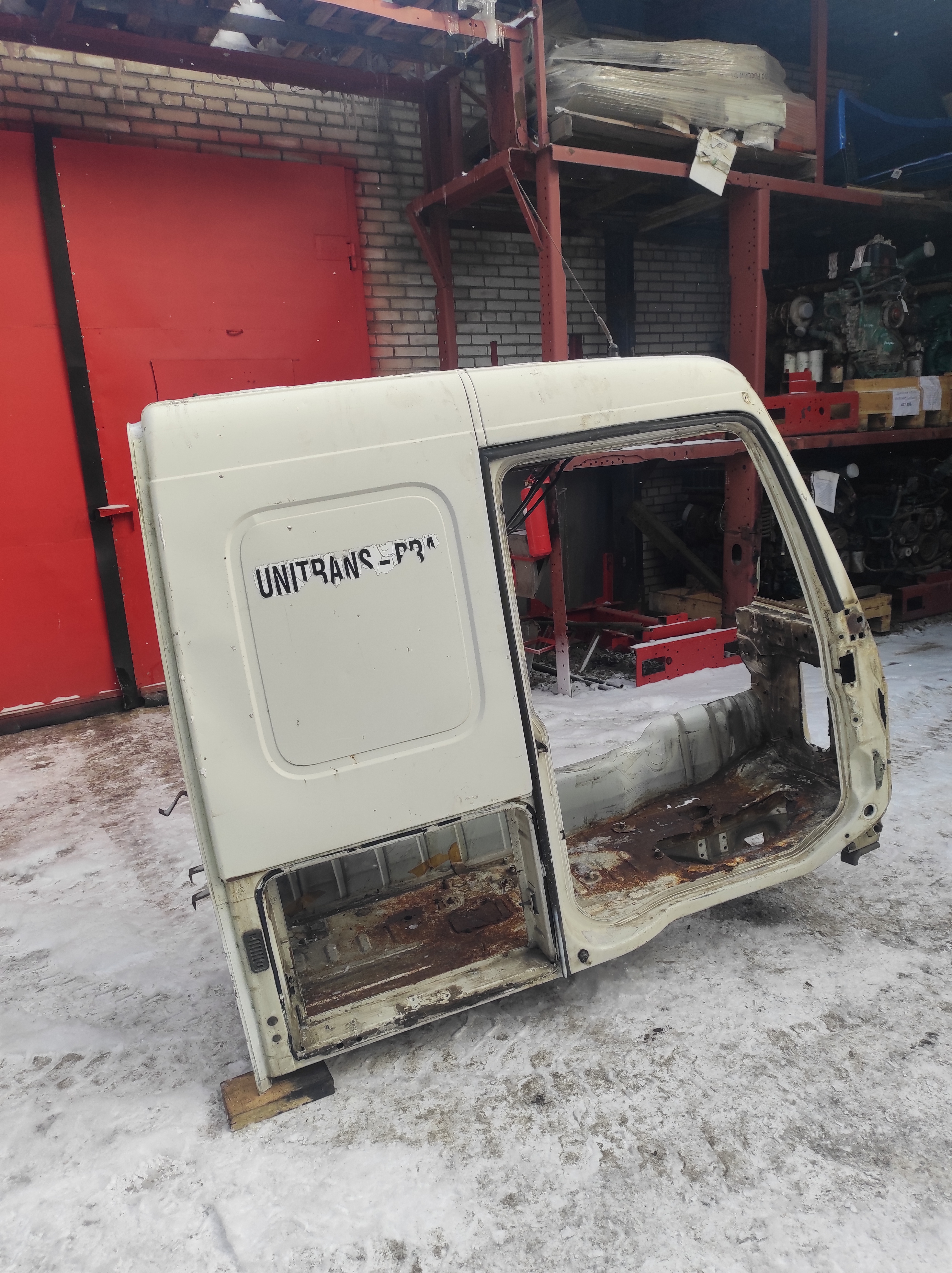 VOLVO Каркас кабины, № XF439985, фото 2
