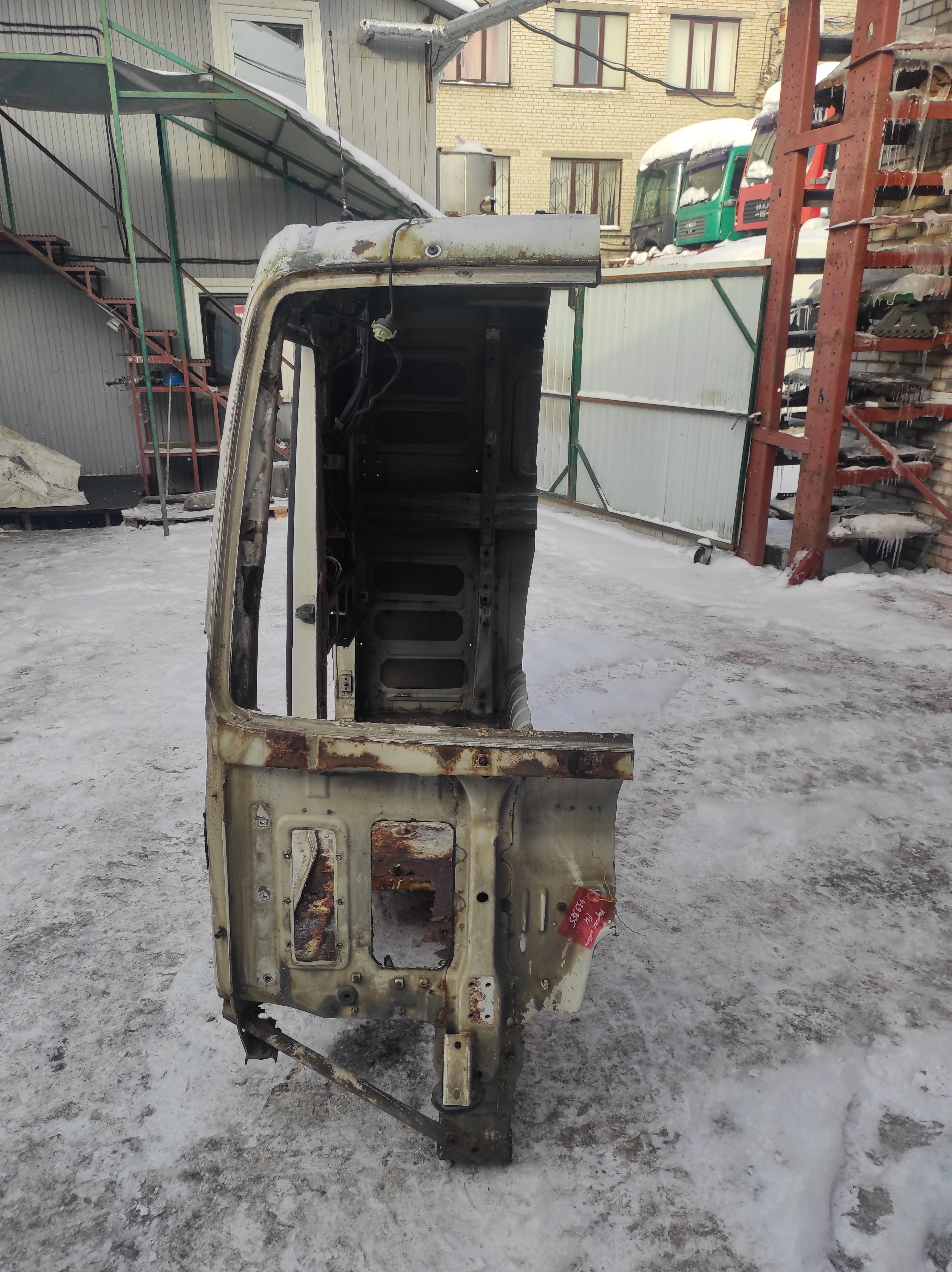 VOLVO Каркас кабины, № XF439985, фото 3