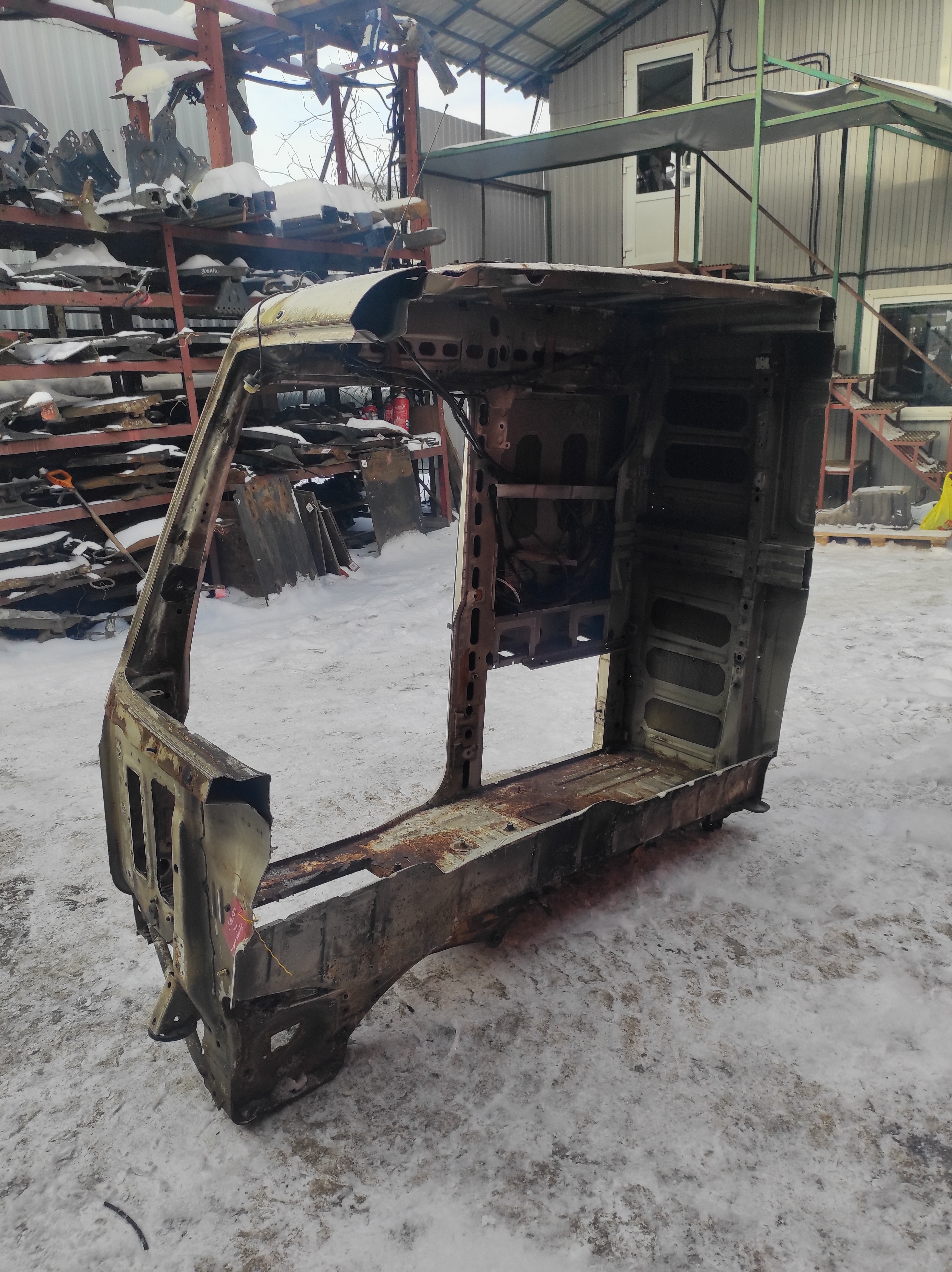 VOLVO Каркас кабины, № XF439985, фото 4