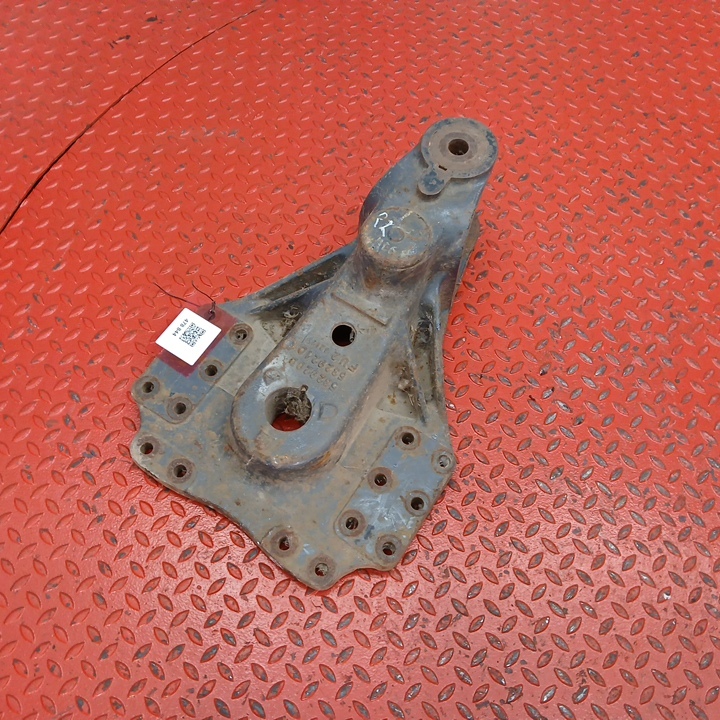 7482137344 RENAULT Кронштейн реактивной тяги, № XF478844, фото 3