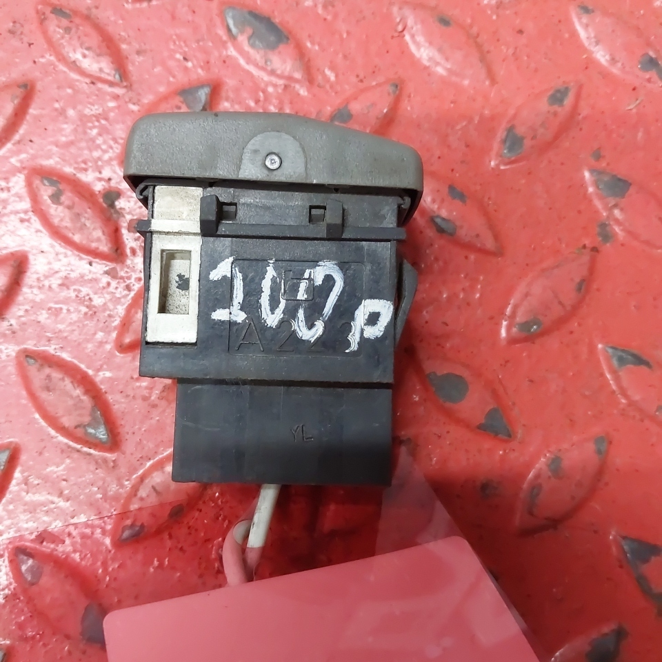 98484653 IVECO Кнопка, № XF479417, фото 4