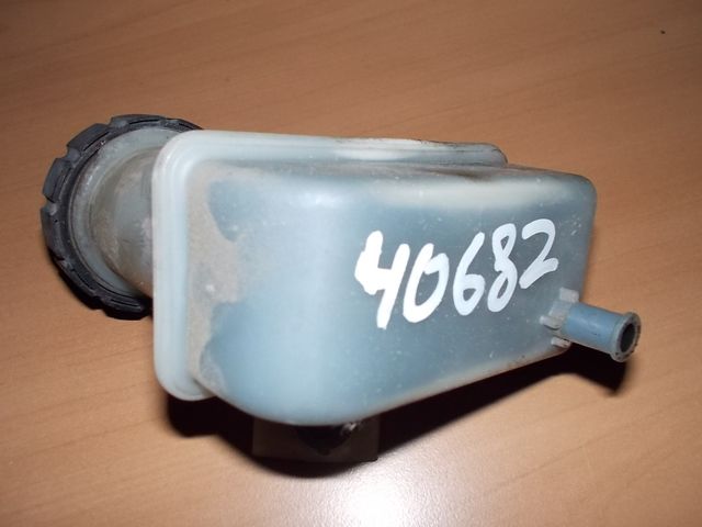 9302900015 MERCEDES Бачок сцепления, № XF40682, фото 1