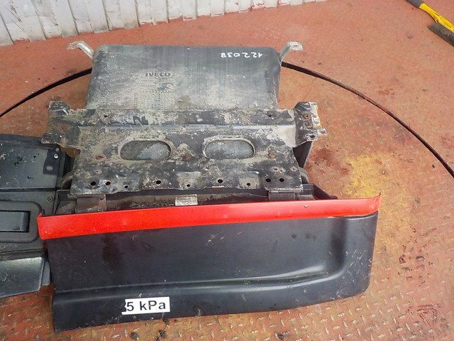 504162423 IVECO Бардачок, № XF122038, фото 1