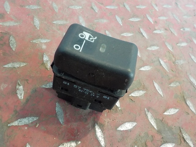 8157756 VOLVO Кнопка, № XF201165, фото 2