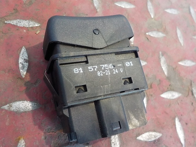 8157756 VOLVO Кнопка, № XF201165, фото 4
