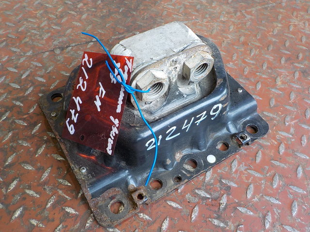 20499469 VOLVO Подушка двигателя, № XF212479, фото 1