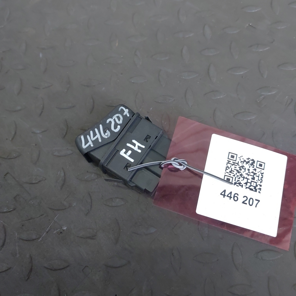 20569986 VOLVO Кнопка, № XF446207, фото 1