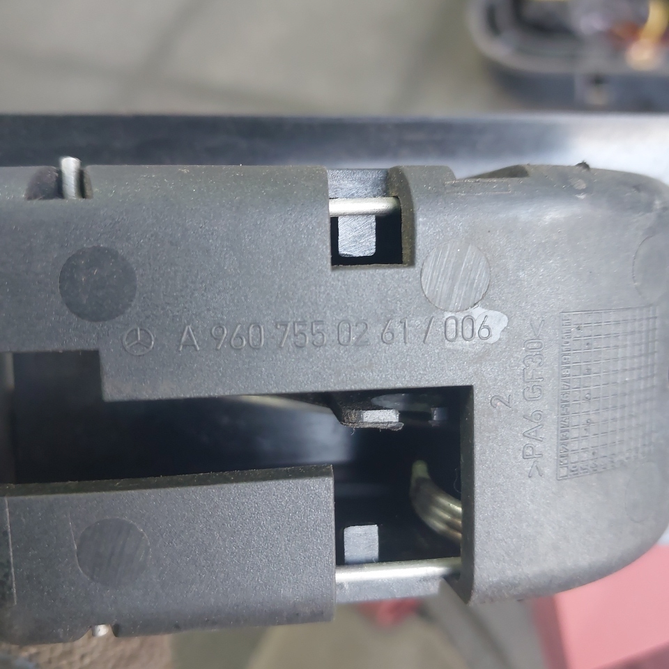 9607550261 MERCEDES Ручка бардачка, № XF452705, фото 4