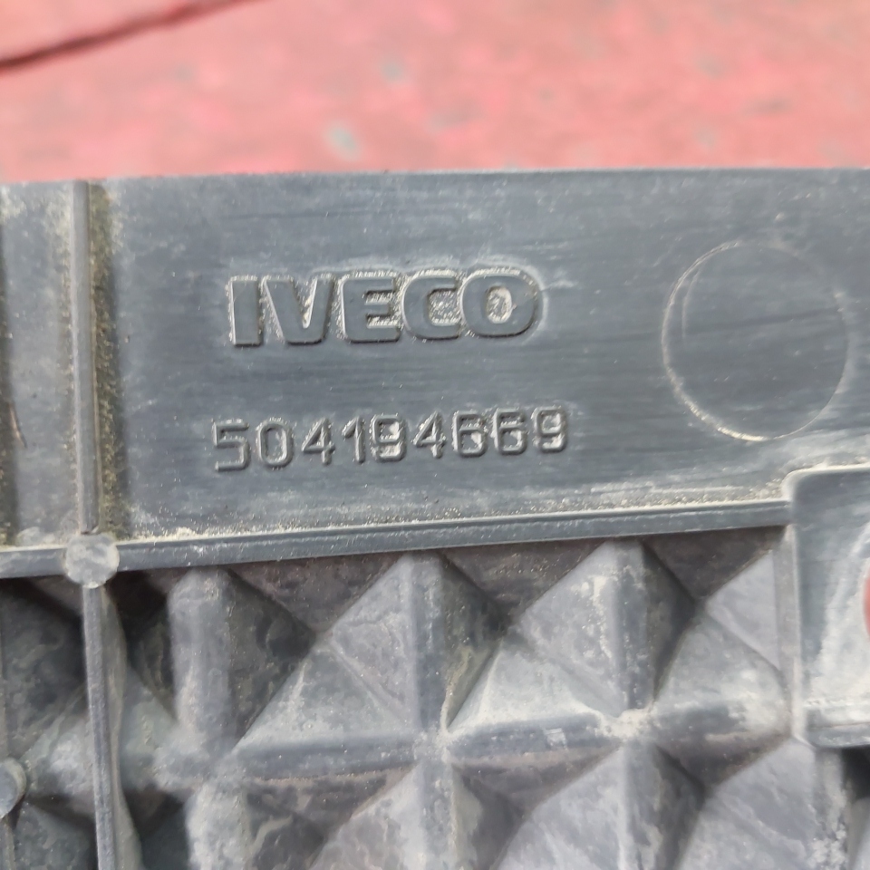 504194669 IVECO Подножка бампера, № XF464858, фото 4