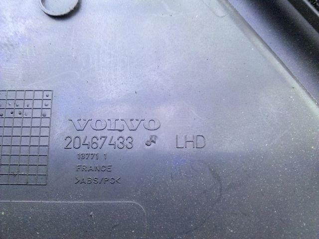 20467433 VOLVO Крышка блока предохранителей, № XF23871, фото 3