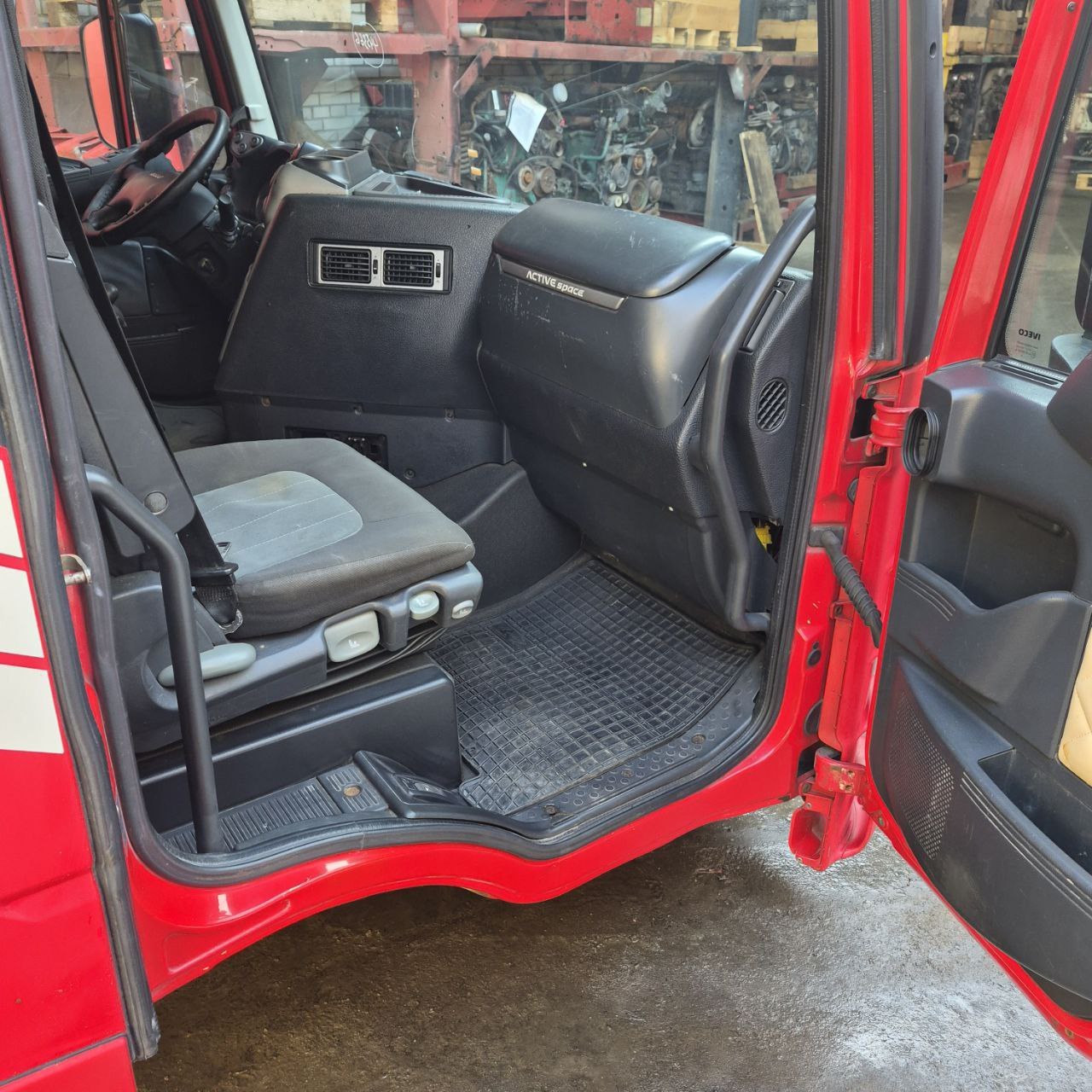 IVECO Кабина, AS, Красный, № XF445366, фото 11