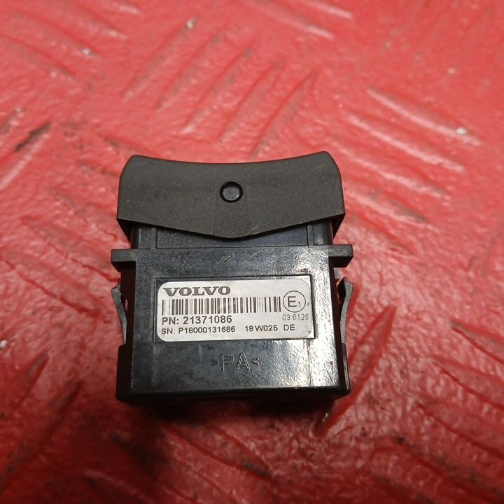 21371086 VOLVO Микрофон, № XF453527, фото 4
