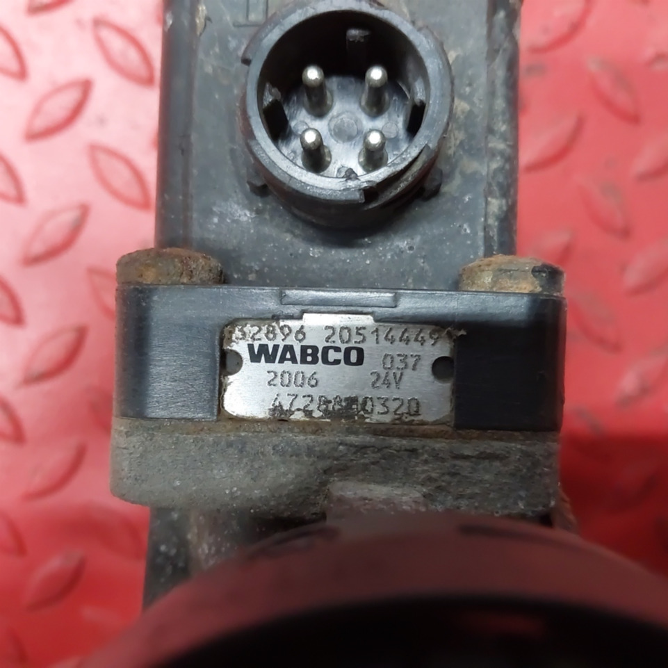 20514449 VOLVO Кран ECAS, № XF463290, фото 4
