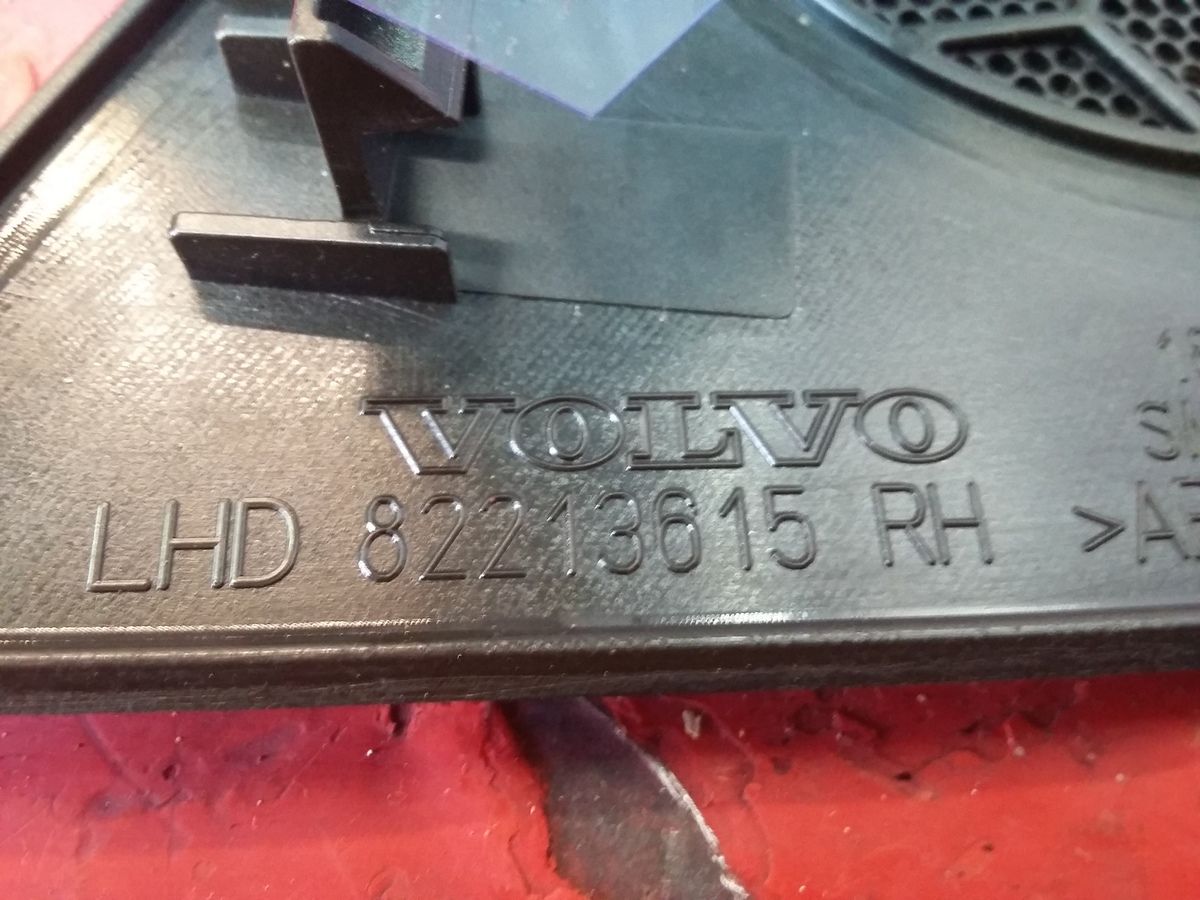 82213615 VOLVO Решетка динамика, № XF414593, фото 4