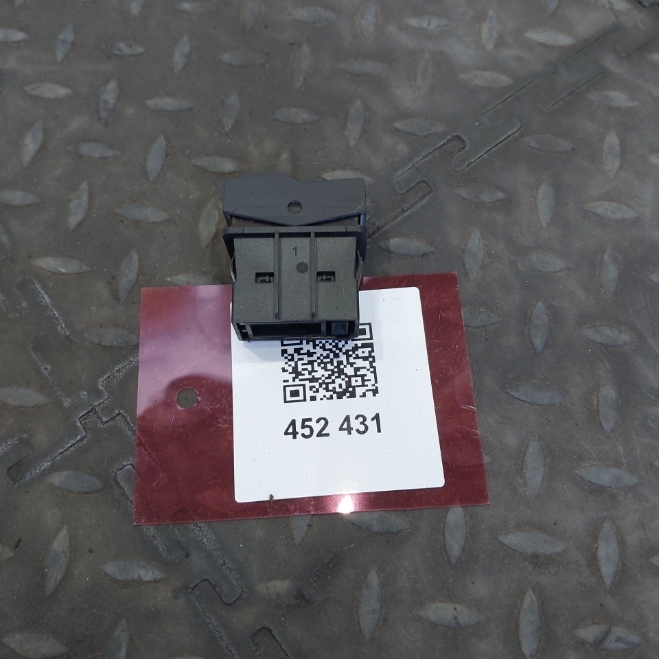 0125453807 MERCEDES Кнопка, № XF452431, фото 2