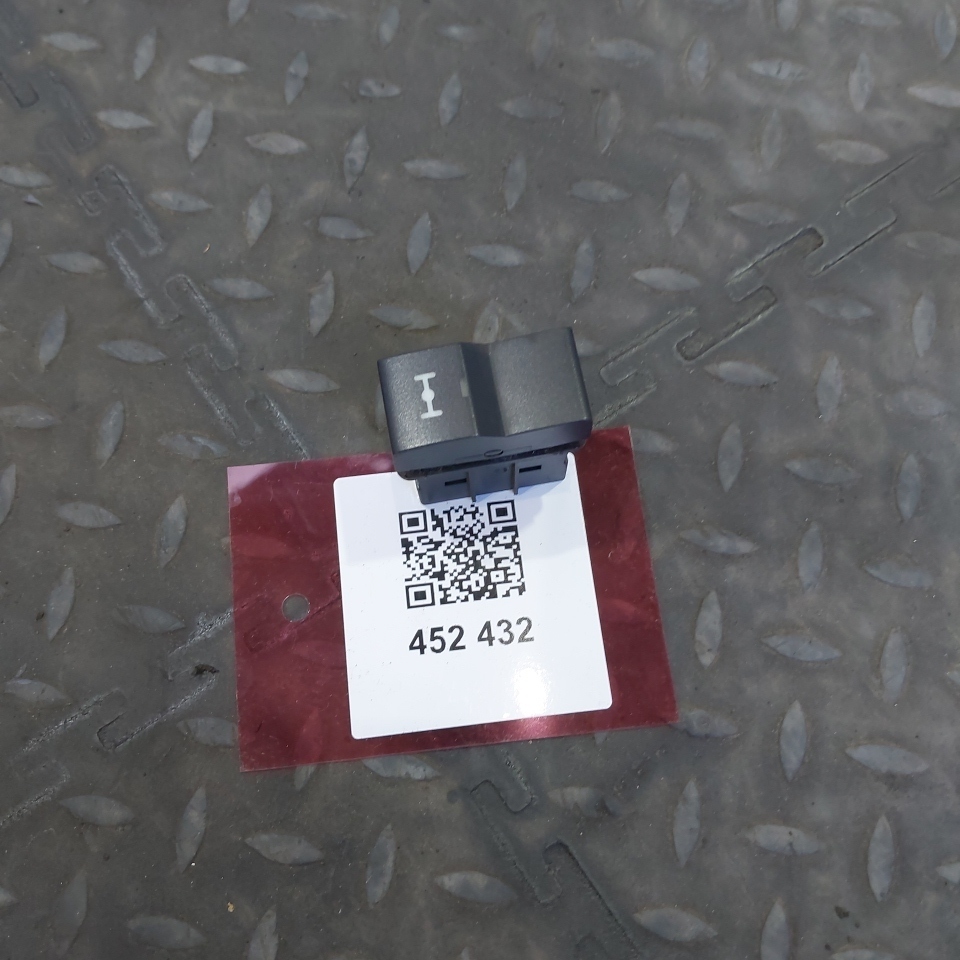 0125453407 MERCEDES Кнопка, № XF452432, фото 3