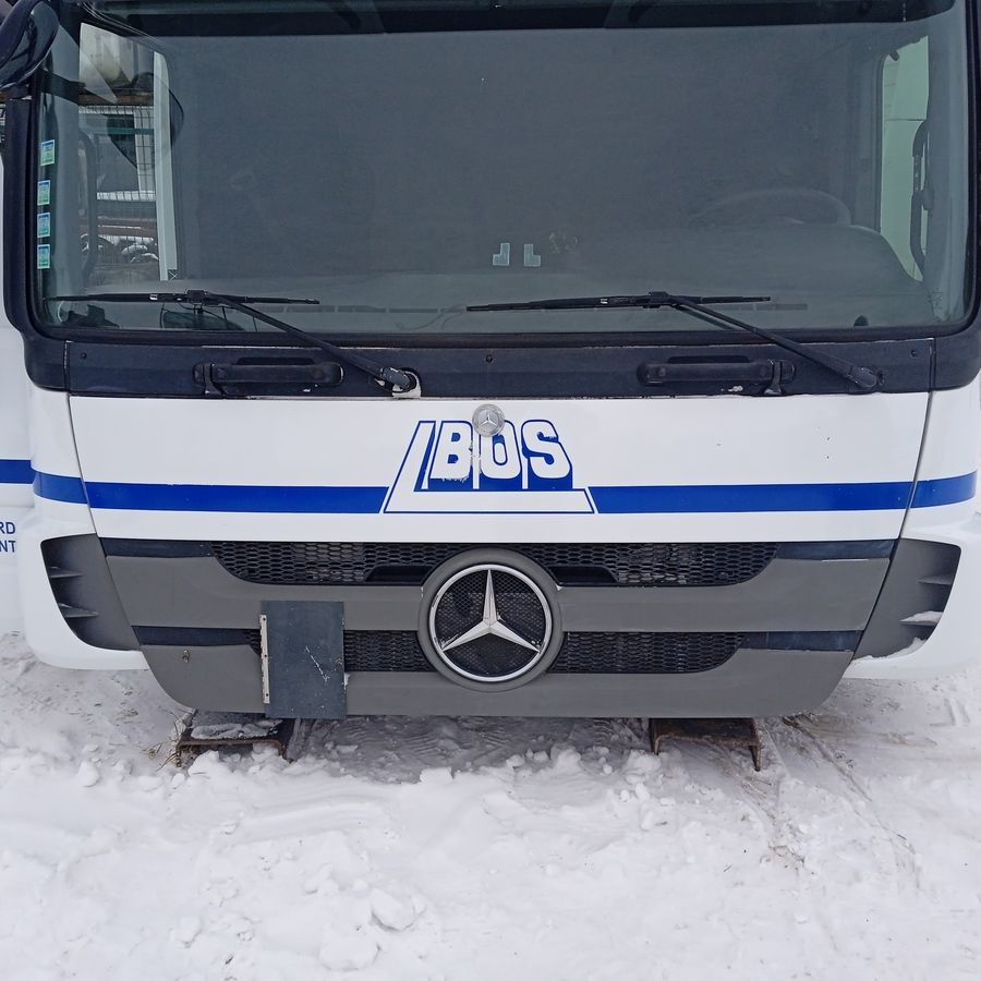 9437500109 MERCEDES Капот, № XF400705, фото 1