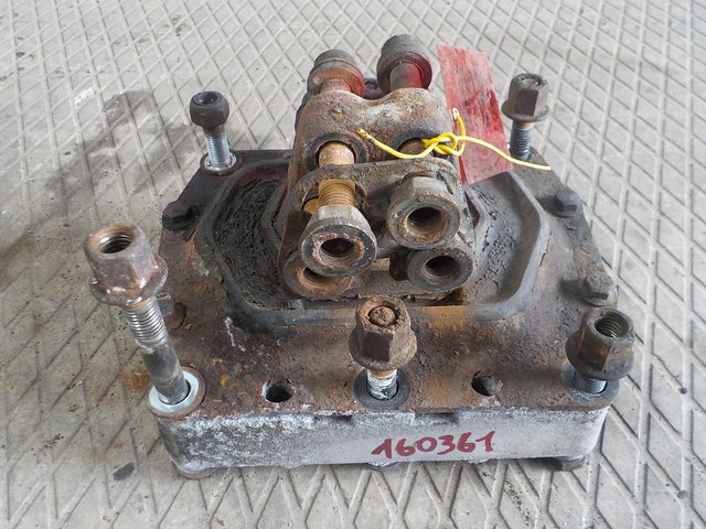 3198122 VOLVO Подушка двигателя, № XF160361, фото 4