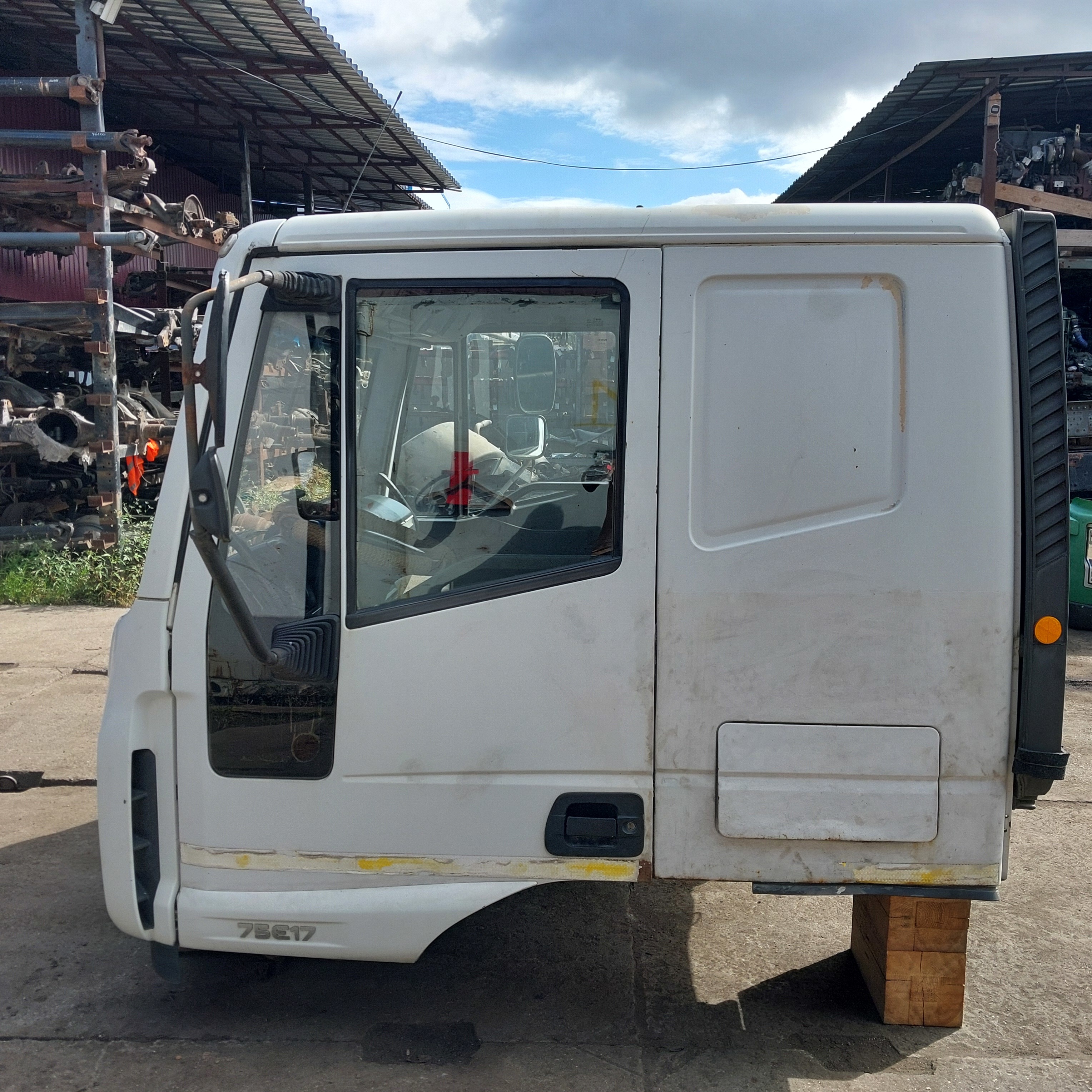 504094033 IVECO Каркас кабины, № XF477977, фото 2