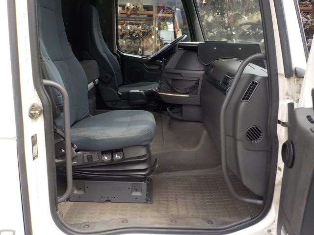 VOLVO Кабина, Globetrotter XL, № XF210358, фото 18