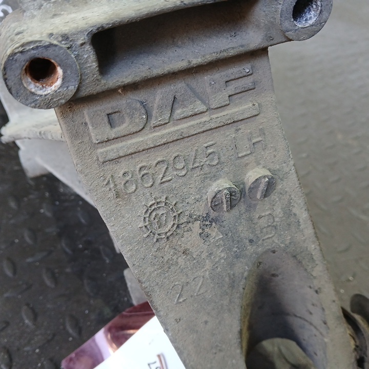 1862945 DAF Кронштейн фары левой, № XF450157, фото 8
