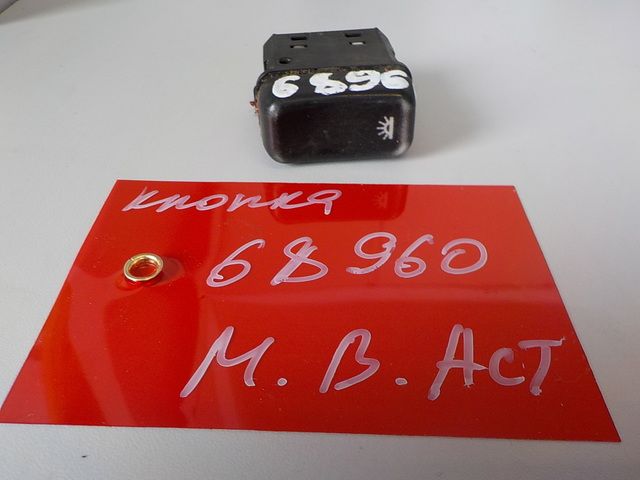 9435450907 MERCEDES Кнопка, № XF68960, фото 1