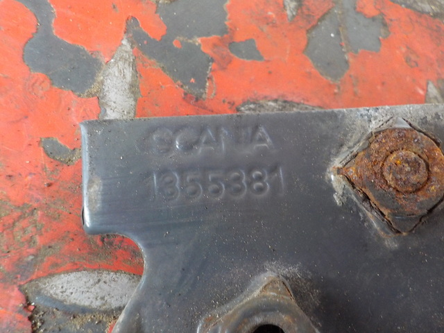 1355381 SCANIA Замок крыла, № XF198153, фото 4