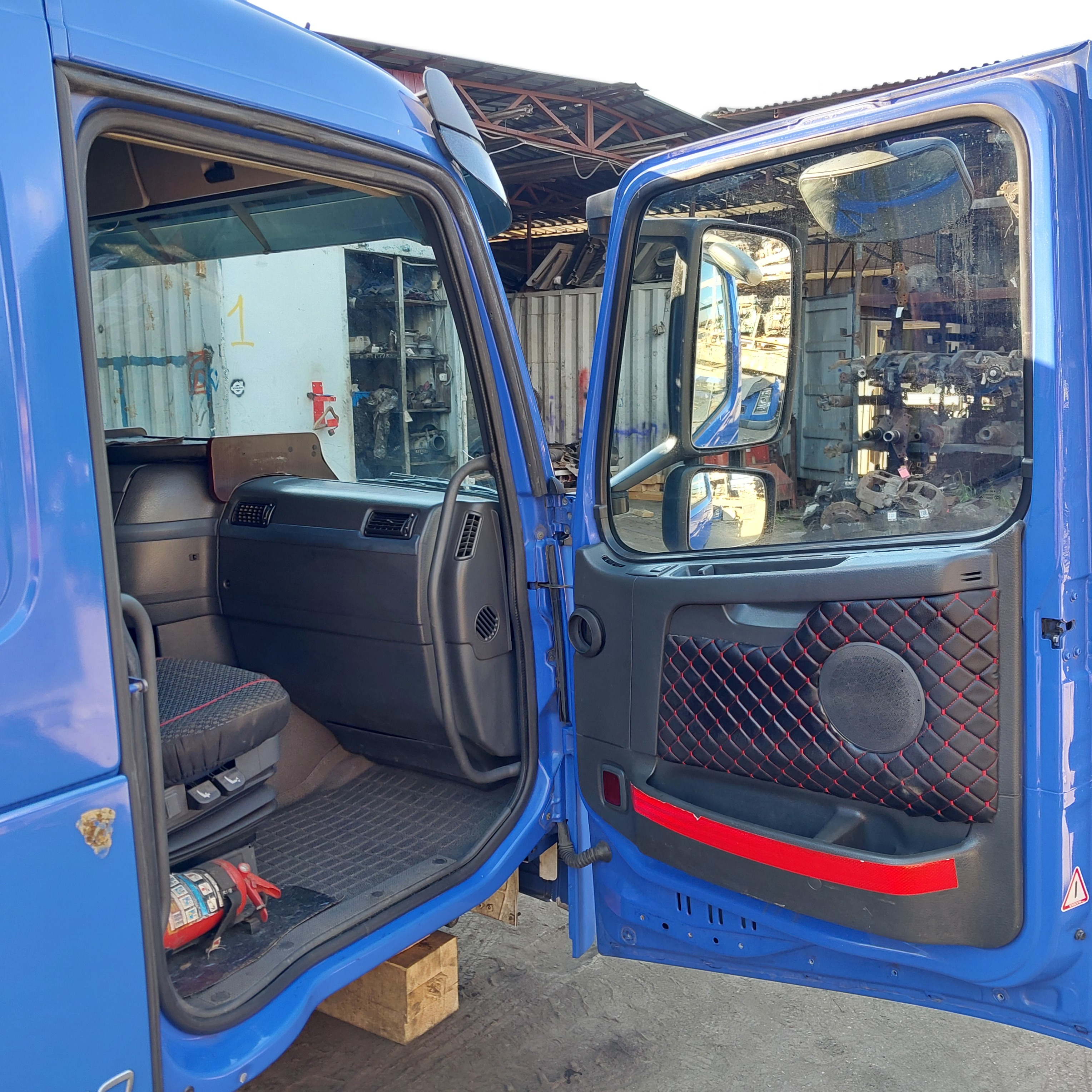 VOLVO Кабина, Sleeper Cab, Синий, № XF461624, фото 18