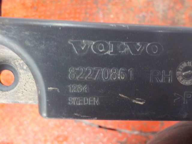 82270861 VOLVO Кронштейн подножки, № XF327166, фото 4