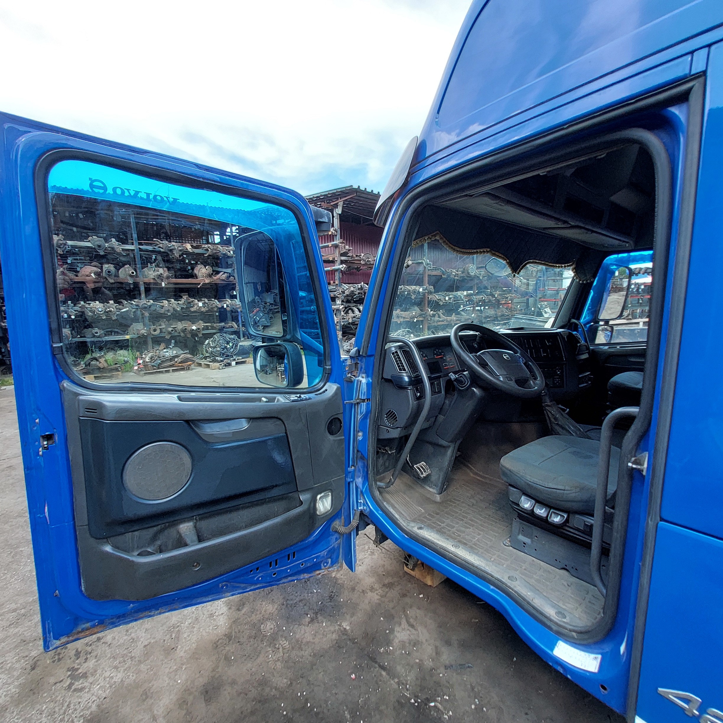 VOLVO Каркас кабины, № XF462390, фото 10