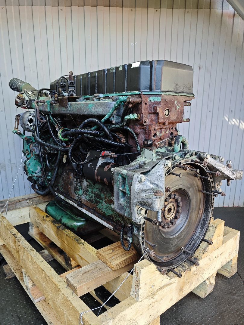 1637740 VOLVO Двигатель, D12А, № XF453401, фото 3