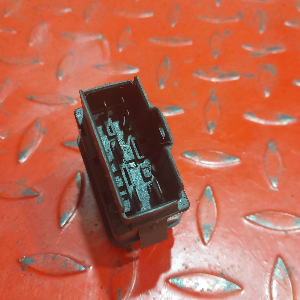 20569982 VOLVO Кнопка, № XF451276, фото 4
