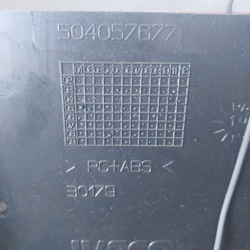 504057677 IVECO Ящик вещевой, № XF442972, фото 3
