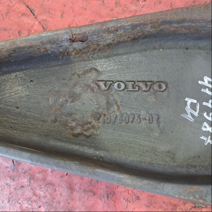 21076075 VOLVO Кронштейн реактивной тяги, № XF474979, фото 4