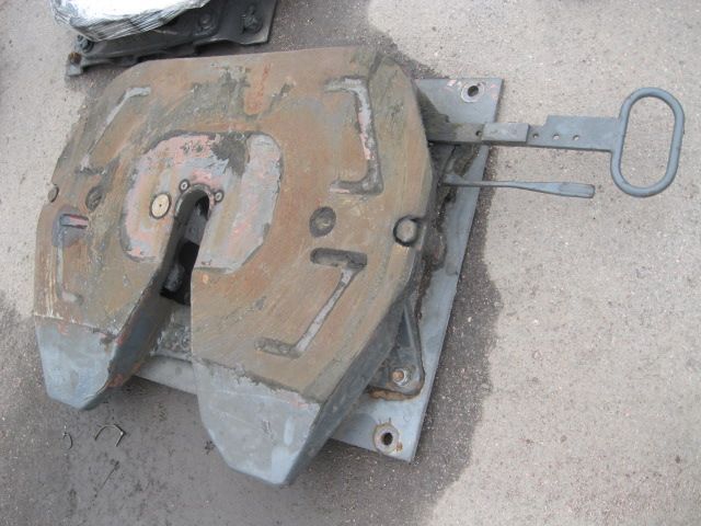 0000000002 MERCEDES Седло, № XF8305, фото 1